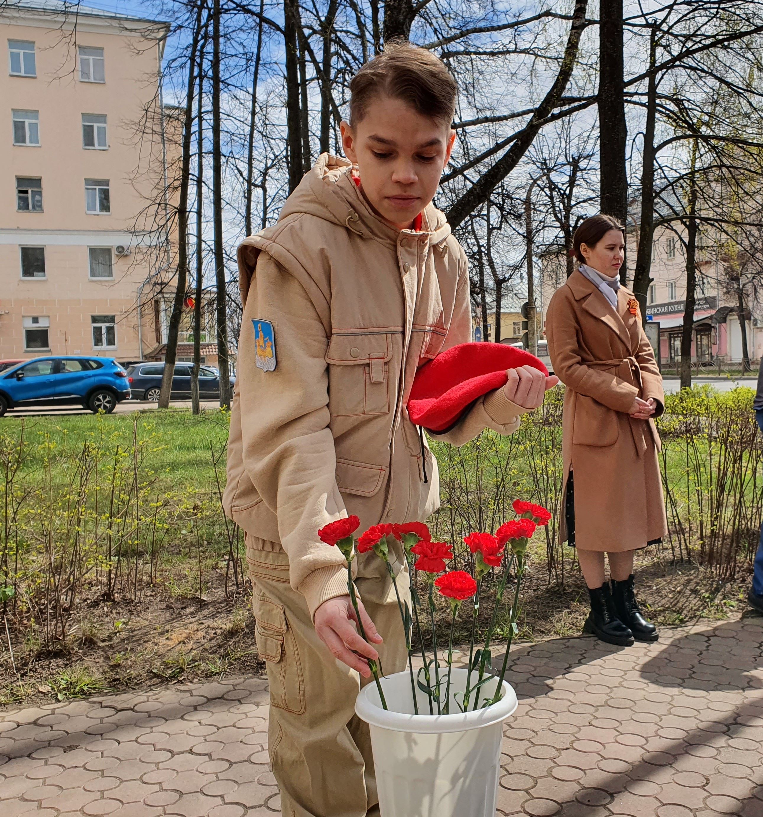 В Костроме торжественно открыт памятный знак Герою Советского Союза Михаилу  Малинину | 05.05.2022 | Кострома - БезФормата