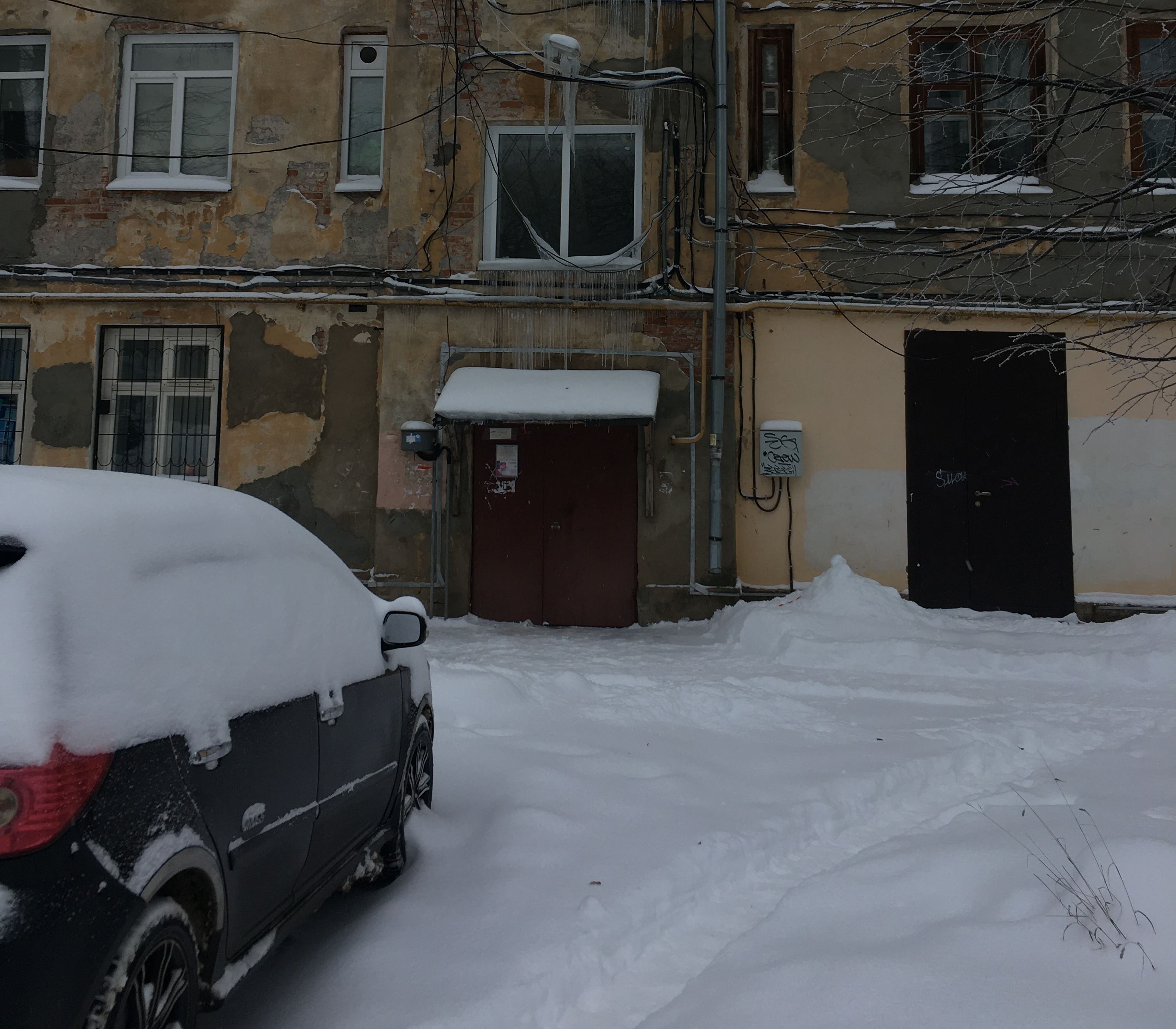 По требованию Алексея Смирнова уборка снега в костромских дворах взята под жесткий контроль