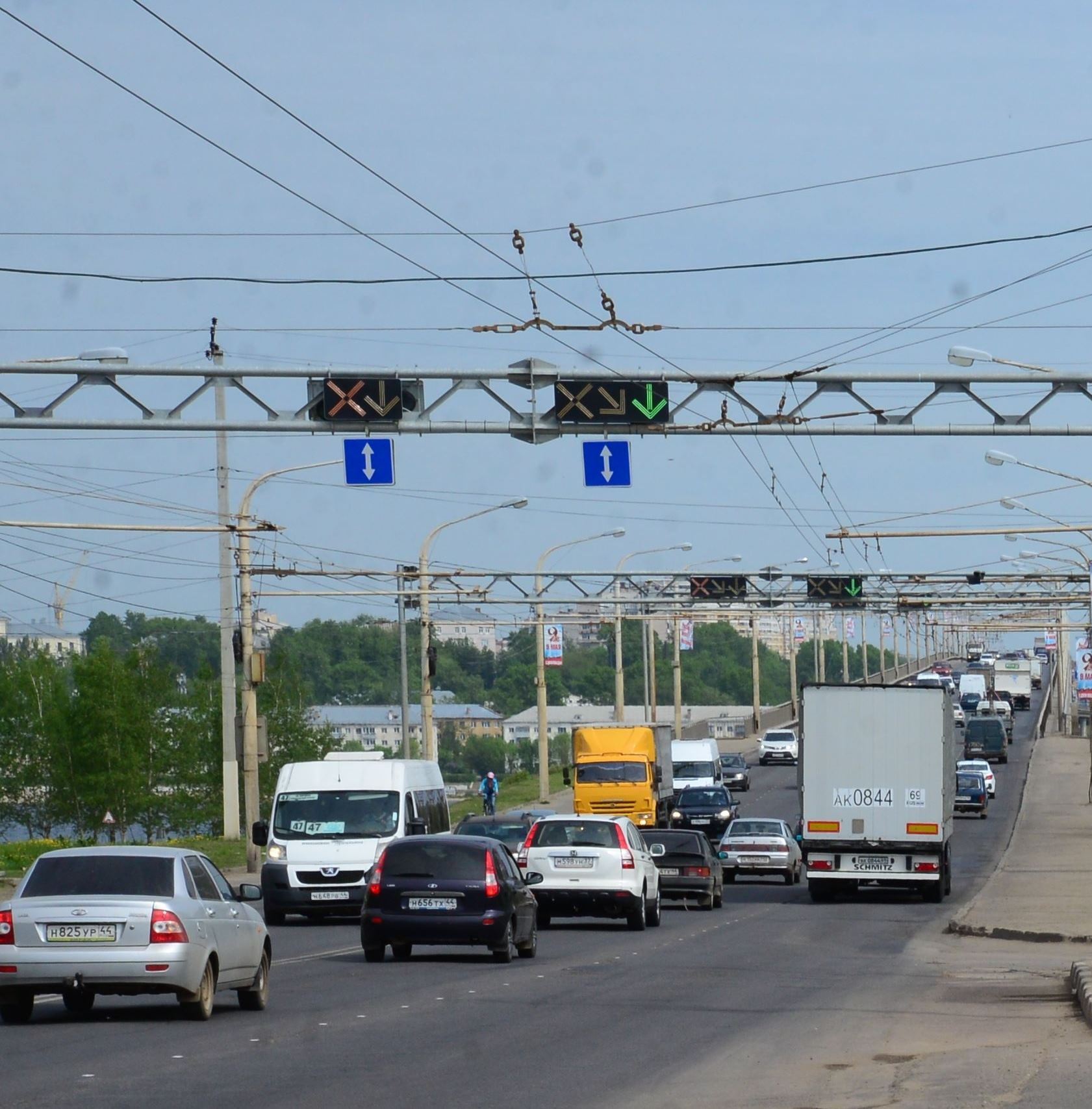 По мосту через Волгу возобновляется реверсивное движение