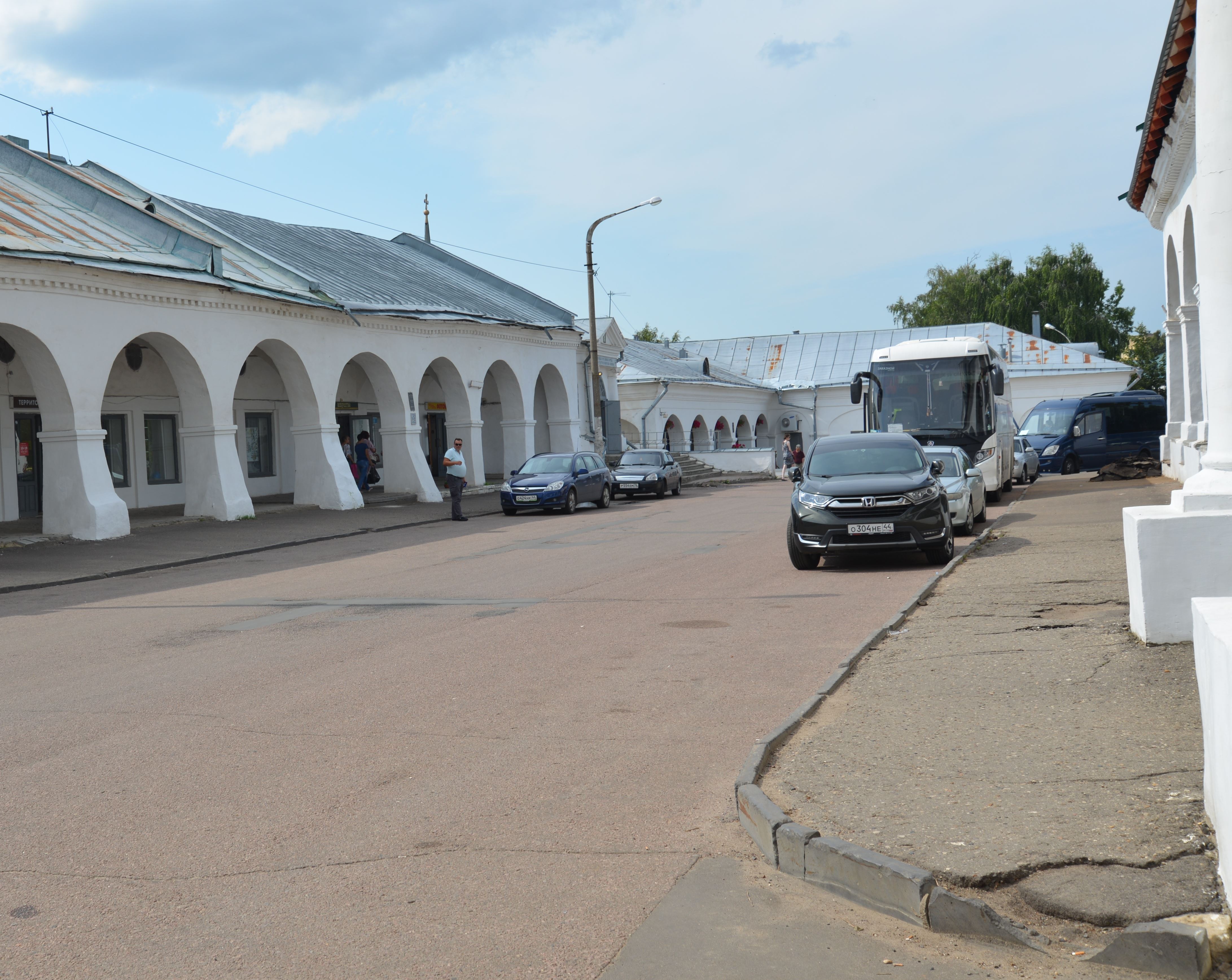 Кострома работаю. Город дорогой Кострома. Дорога в городе Кострома. Городские рынки города Кострома. Клин Кострома дорога 2020.