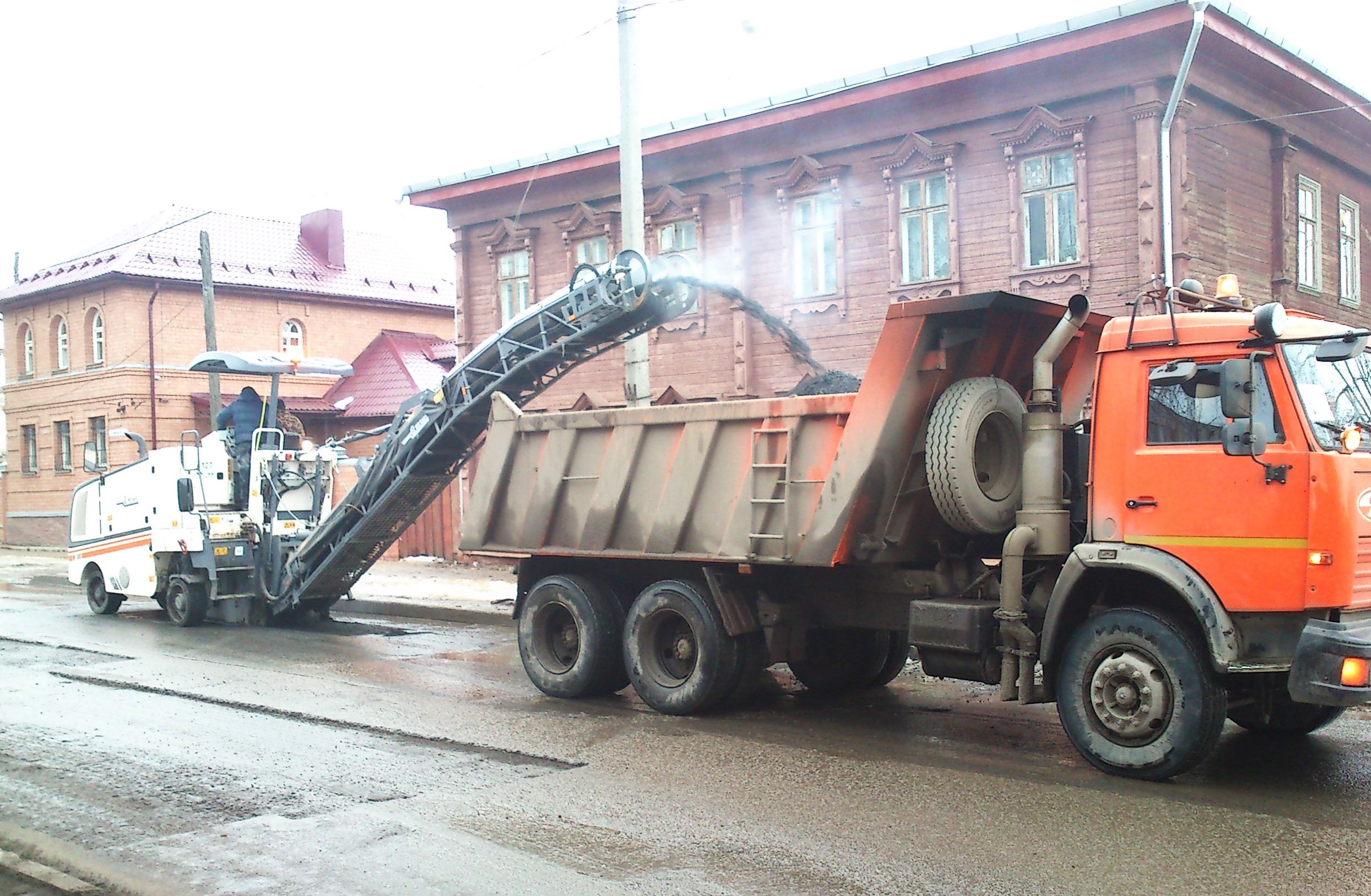 Началась весенняя уборка города