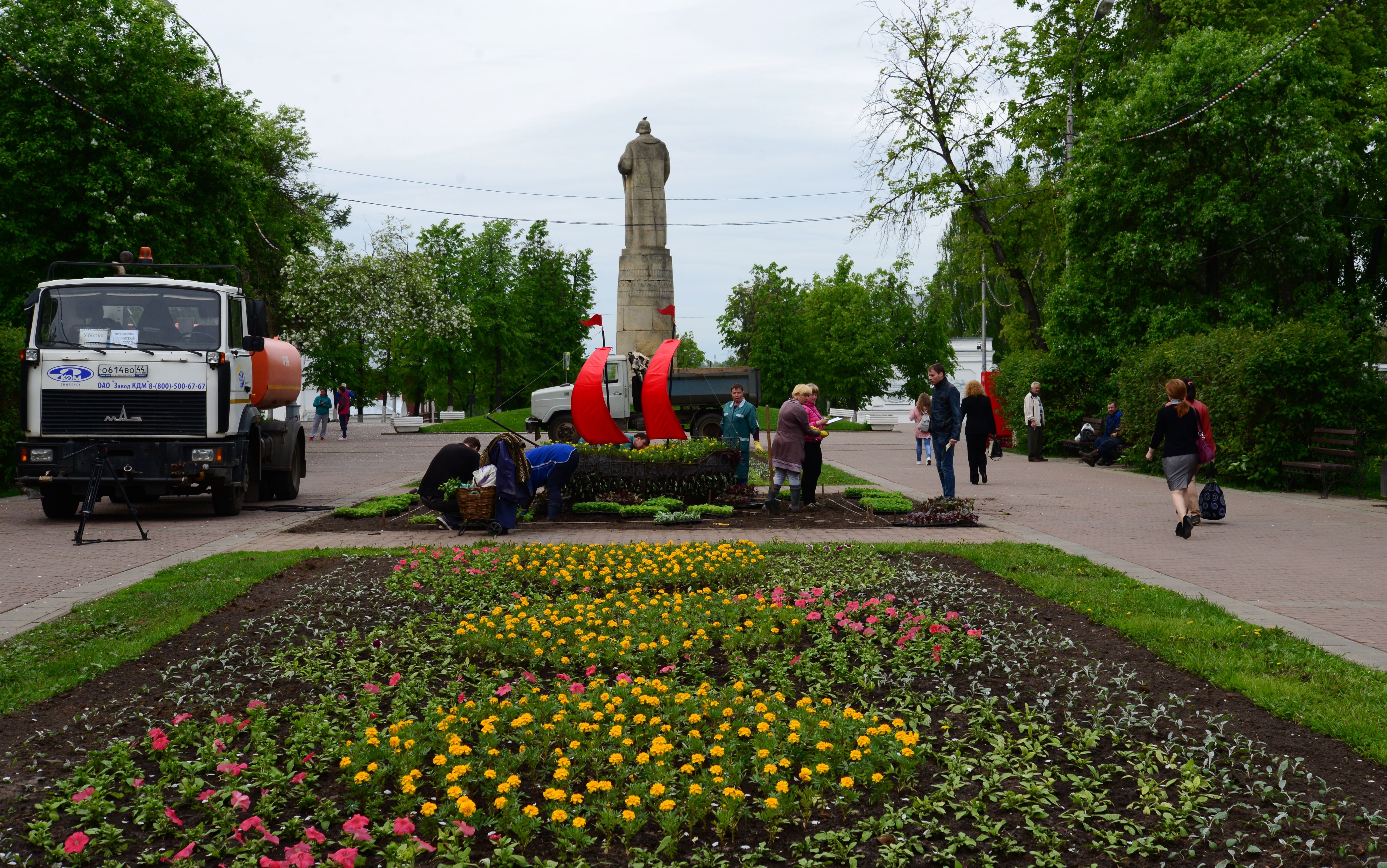 Кострома расцветает