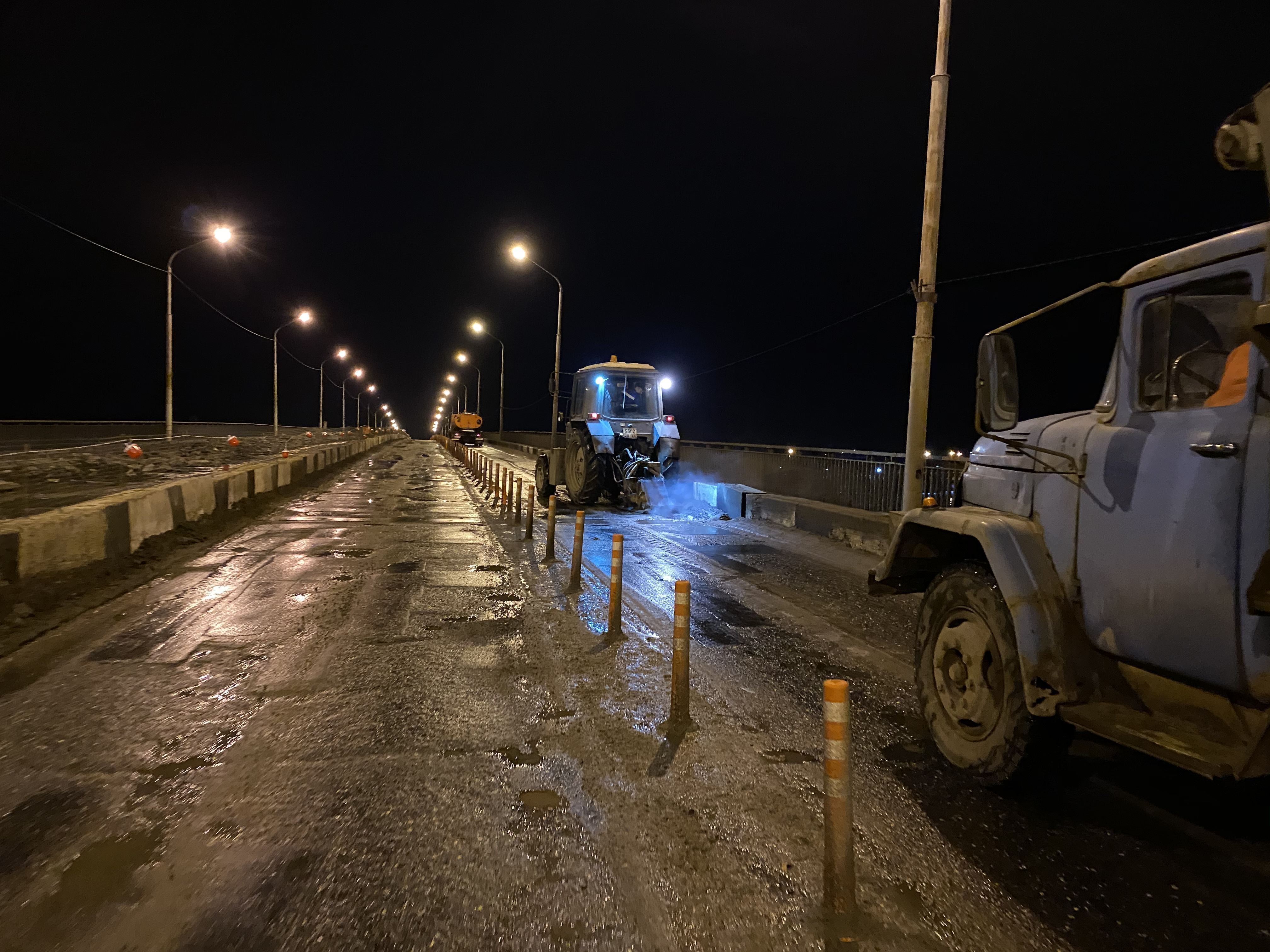 Через кострому. Мост через Костромку в Костроме. Кострома мост ночь. Костромской мост ночью.. Костромской мост сейчас.