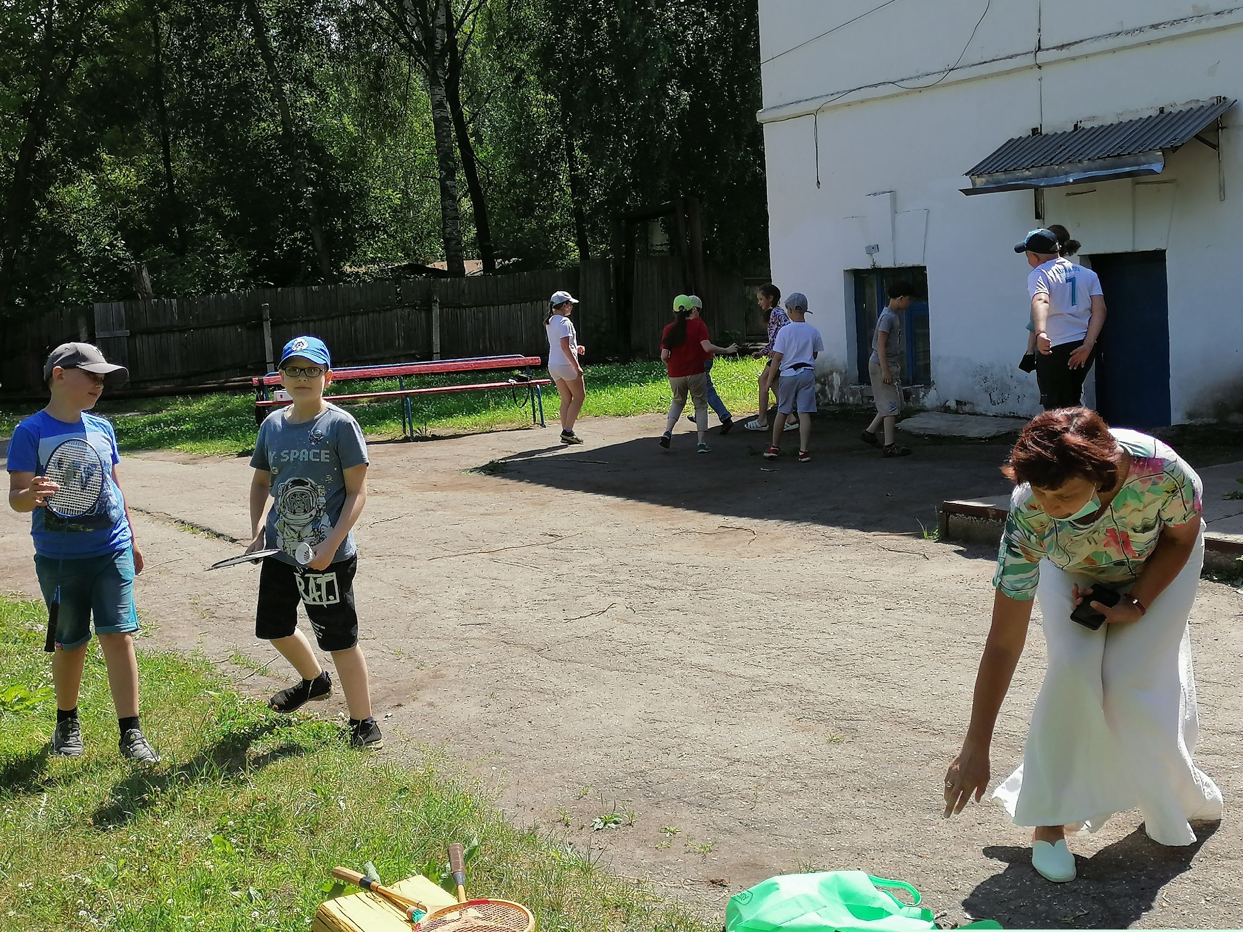 С 6 июля Центр естественнонаучного развития города Костромы «ЭКОсфера»  (Станция юных натуралистов) организовал 2 профильные смены:  исследовательская смена «Хранители Земли» и экологическая трудовая смена  «ЭкоДрайвер