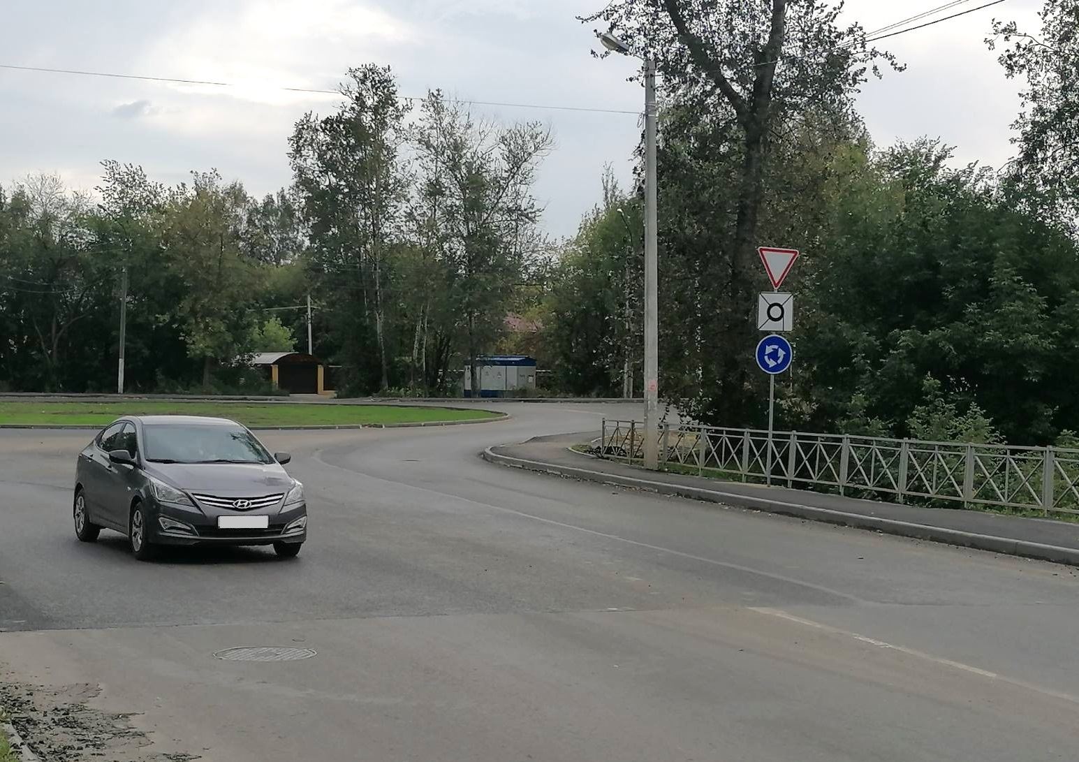 Движение кострома. Круговое движение в Костроме на Коммунаров. Запрудня круговое движение Кострома. Кострома круговое движение на Никитской. Перекресток Кострома.