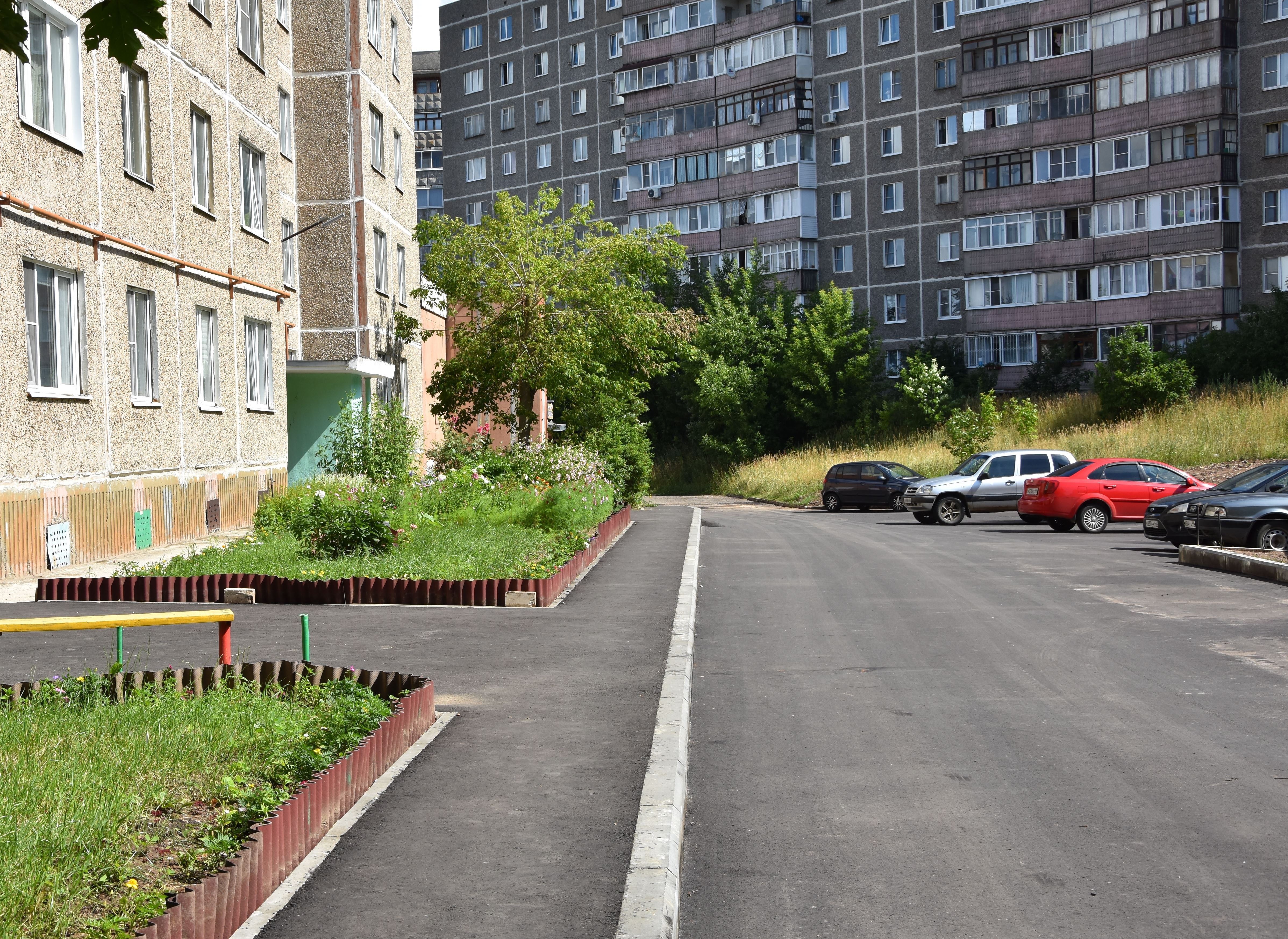 В рамках национального проекта в Костроме завершено благоустройство 41  дворовой территории