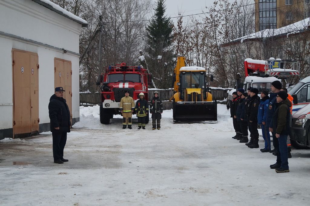 В Костроме проверили готовность сил и средств аварийно-спасательных формирований к предстоящим праздникам