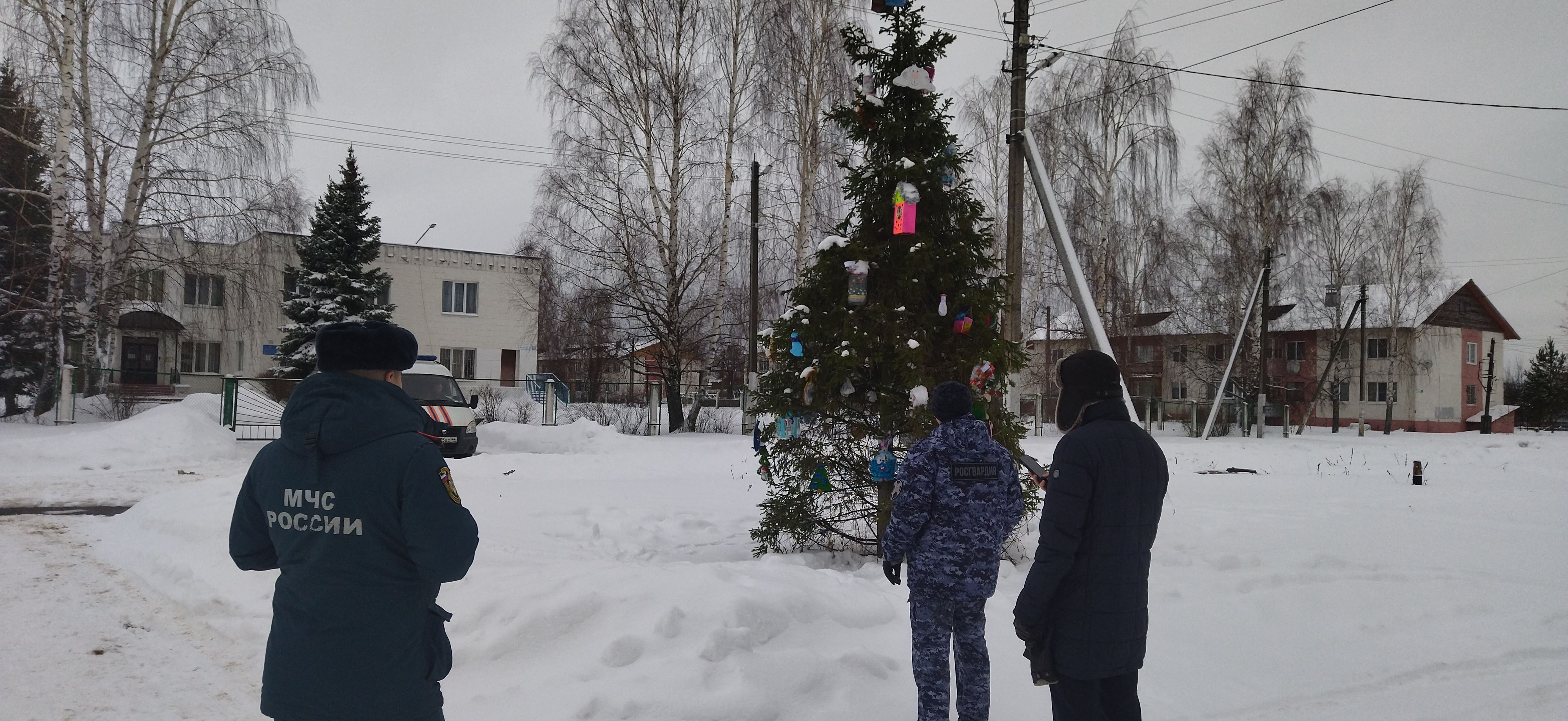 Костромичам напоминают о мерах безопасности в дни новогодних и рождественских праздников