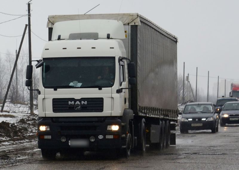 В Костроме начались рейды по контролю за размещением большегрузов на территории города