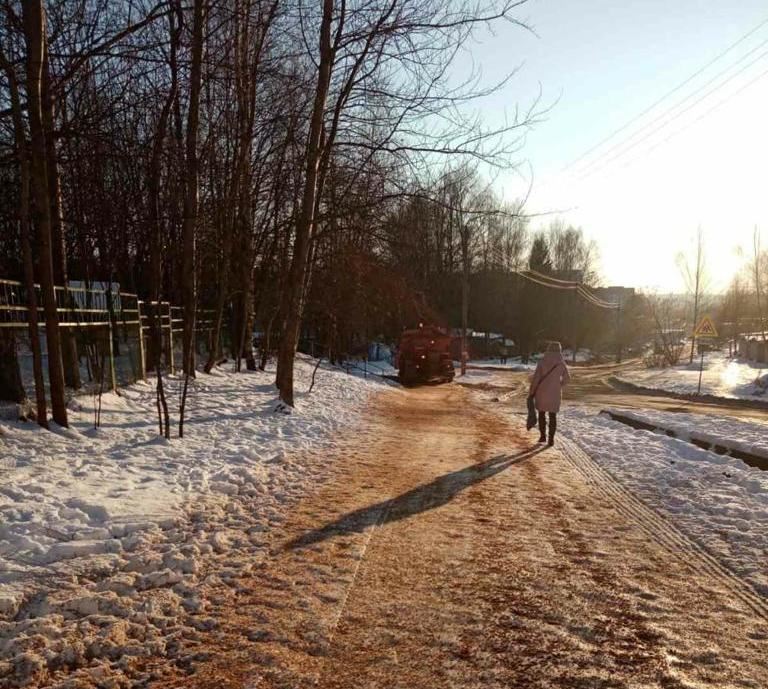По поручению Алексея Смирнова в Костроме усилена противогололедная обработка тротуаров