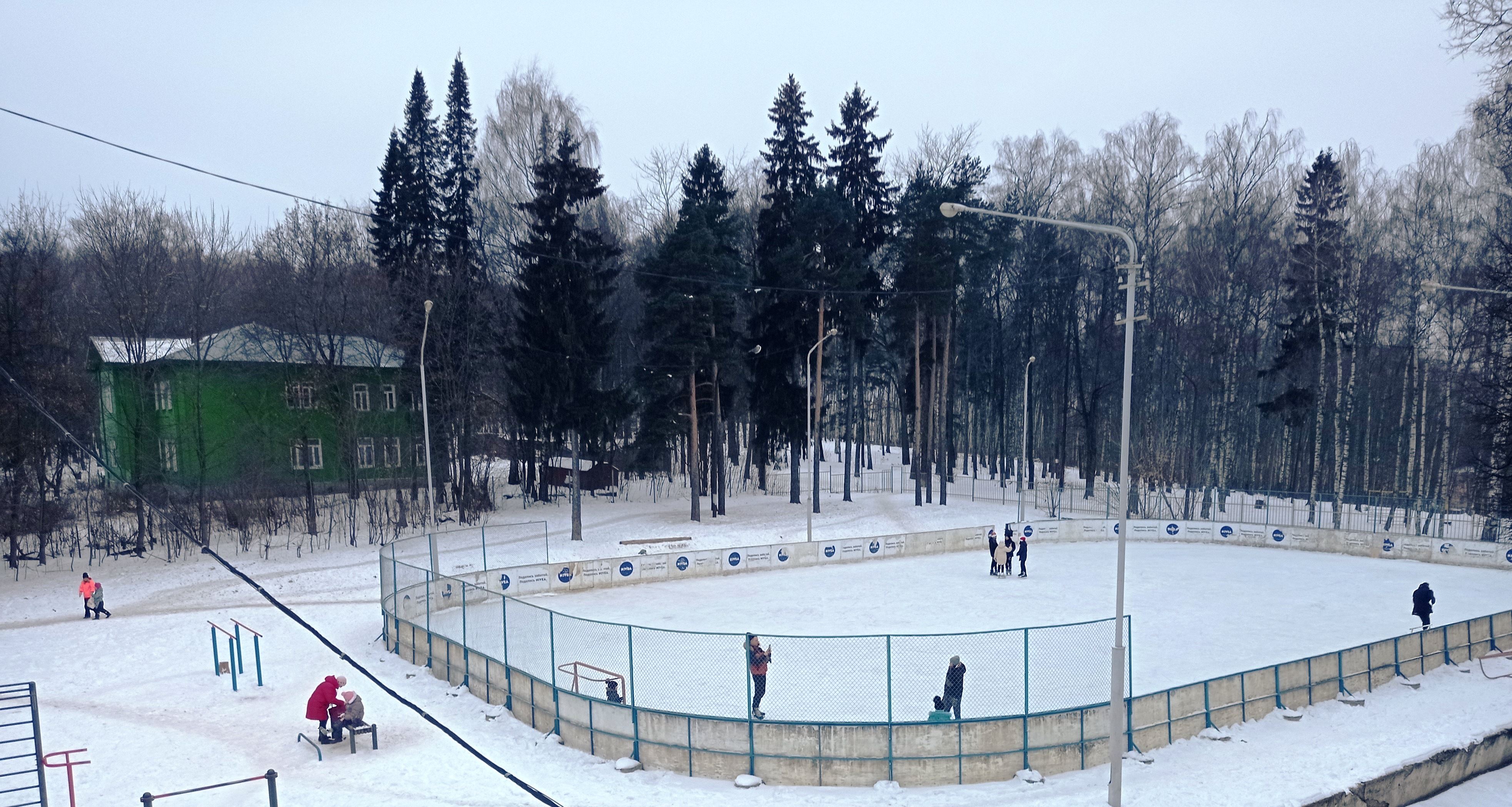 Каток кострома. Парк Берендеевка Кострома каток. Каток на Беленогова Кострома. Катки в Костроме 2022. Каток на Никитской Кострома.