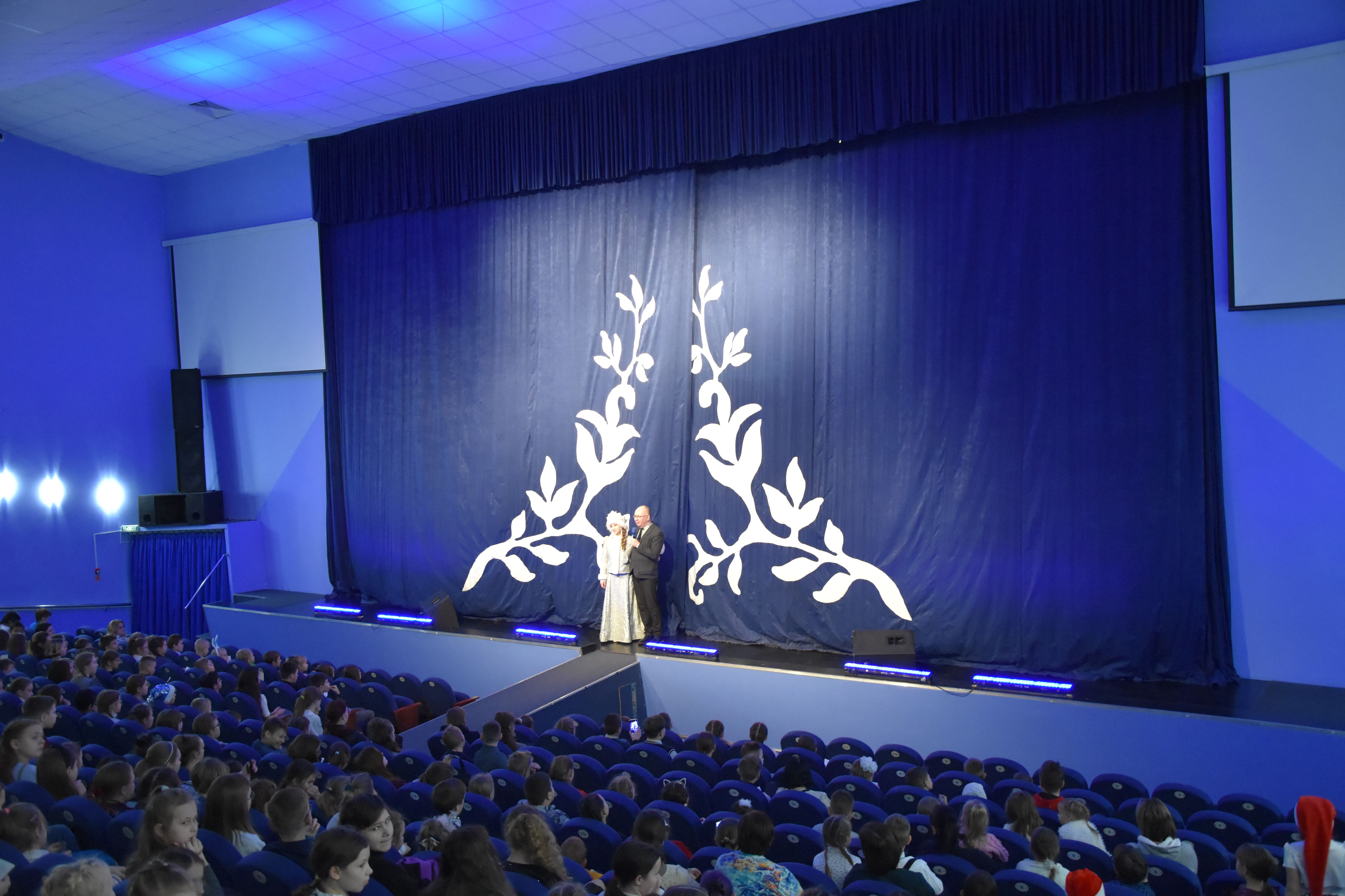 Приглашения на главную городскую елку получили более 600 костромских школьников
